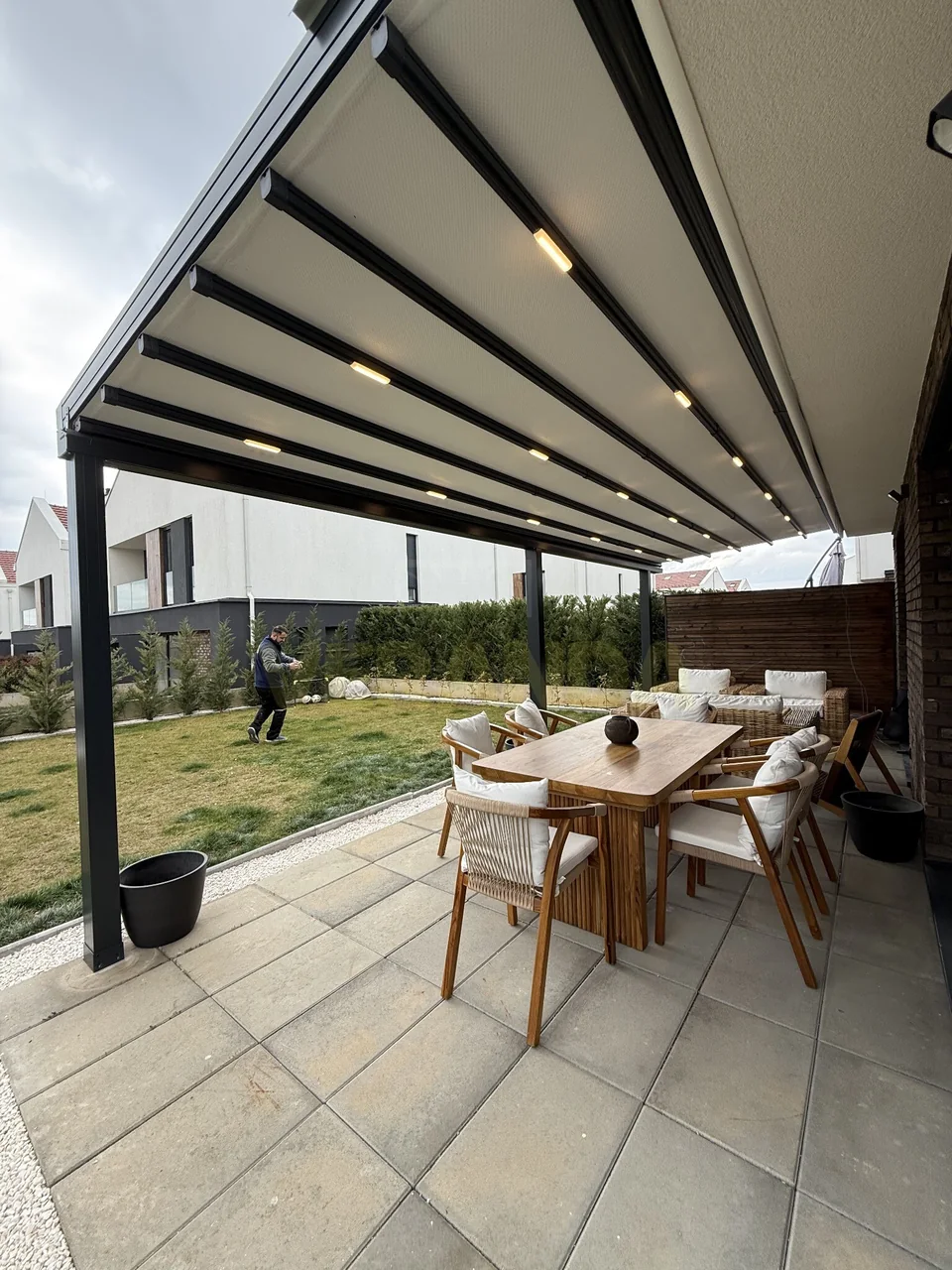 Pergola me telekomandë dhe ndriçim — Qendresa Home — photo 5