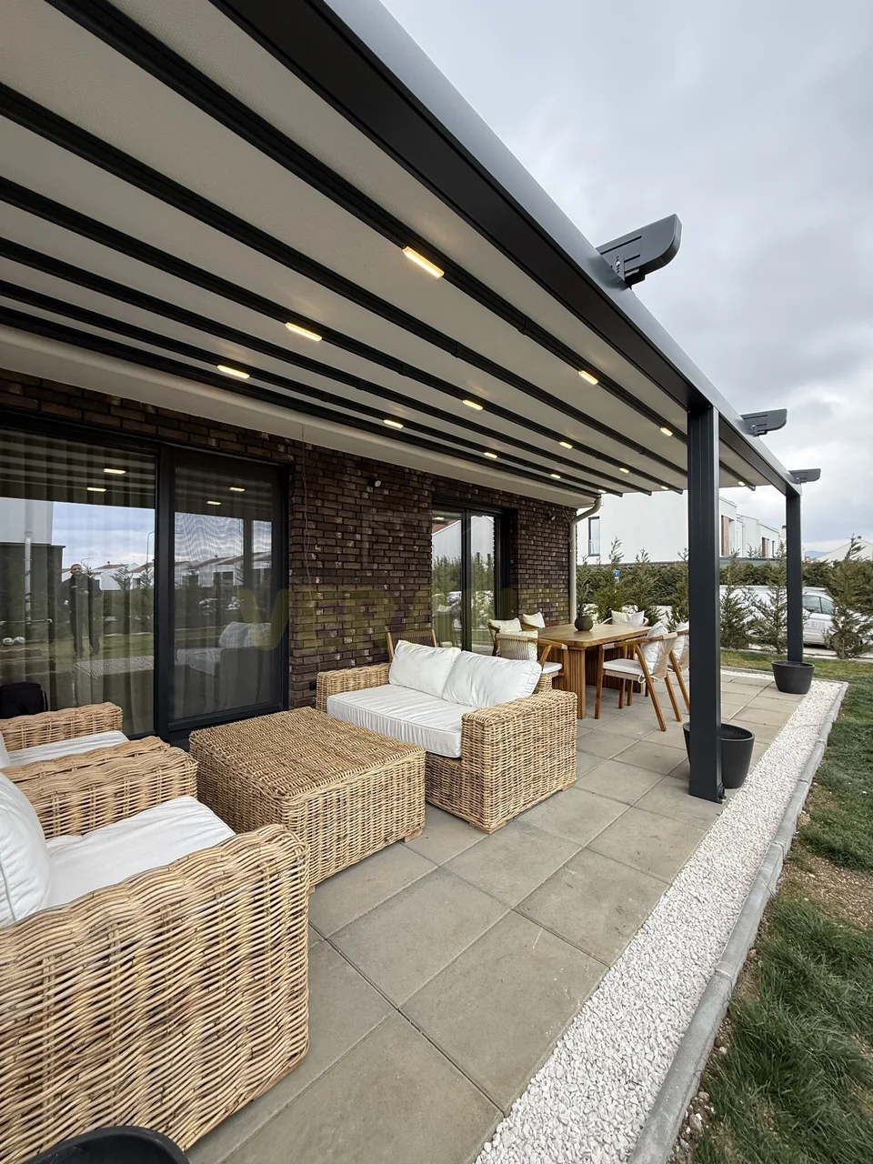 Pergola me telekomandë dhe ndriçim — Qendresa Home — photo 6
