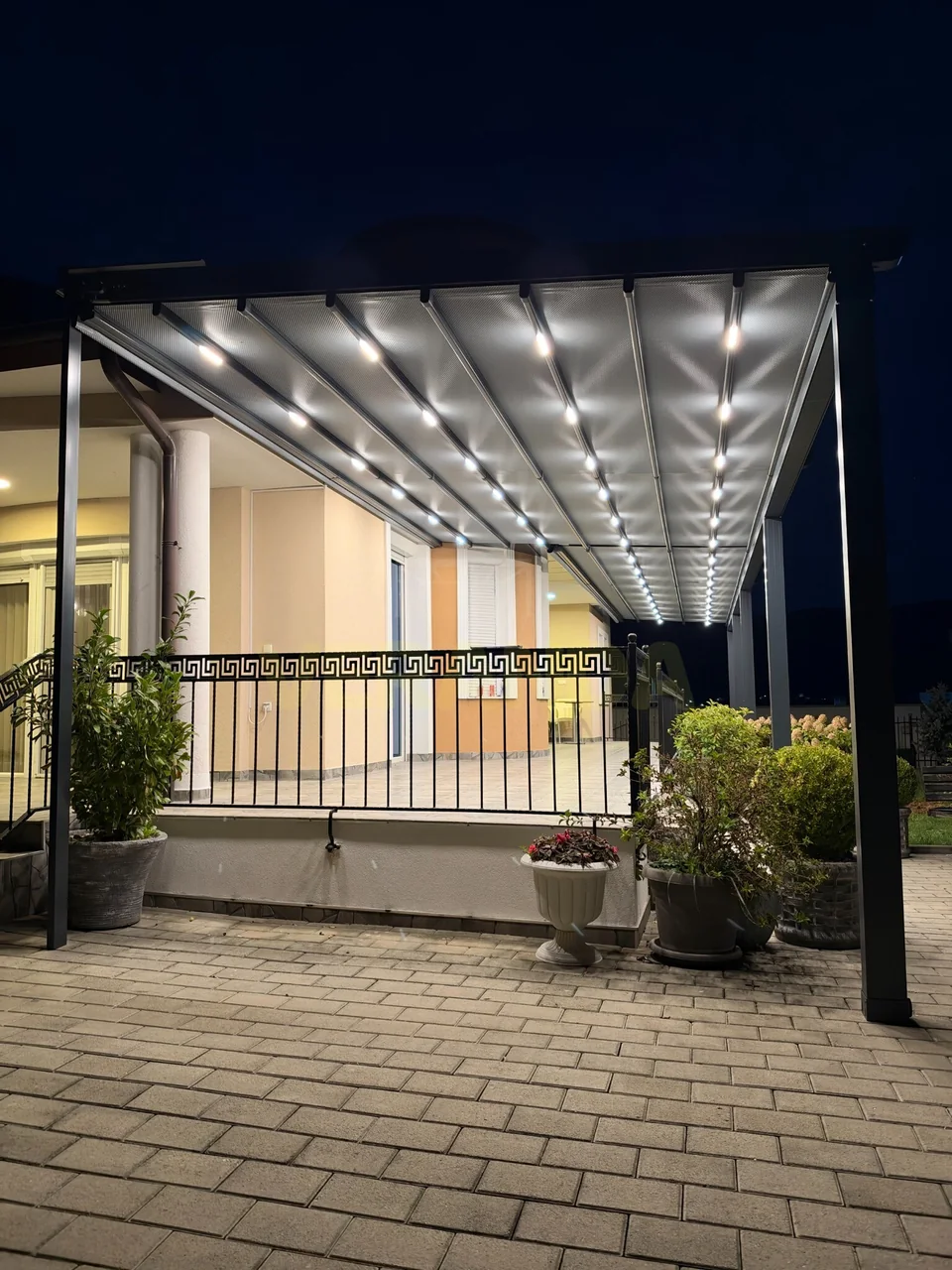 Pergola me telekomandë dhe ndriçim — Prizren — photo 2