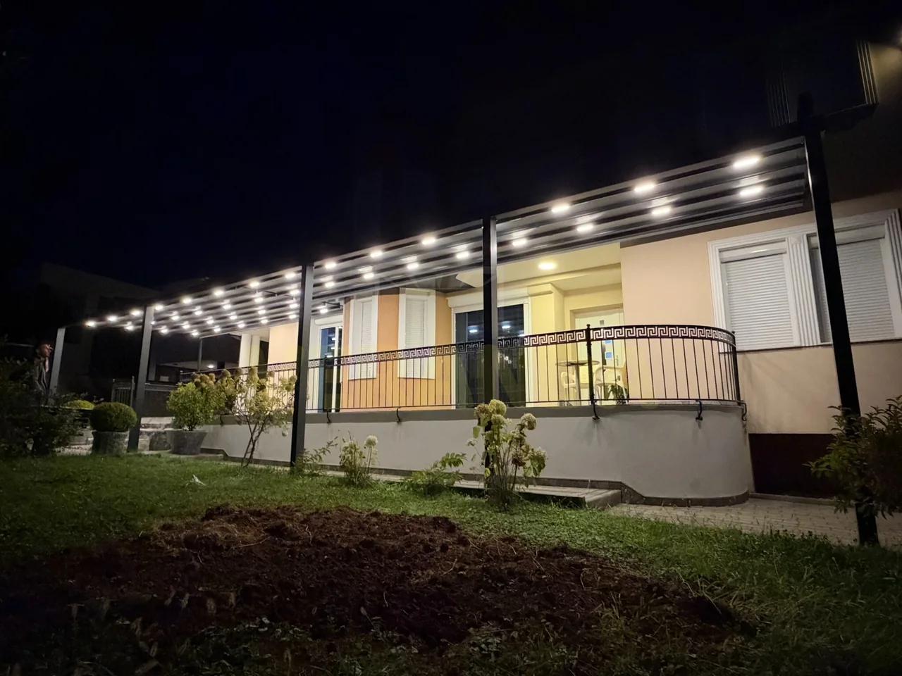 Pergola me telekomandë dhe ndriçim — Prizren — photo 3