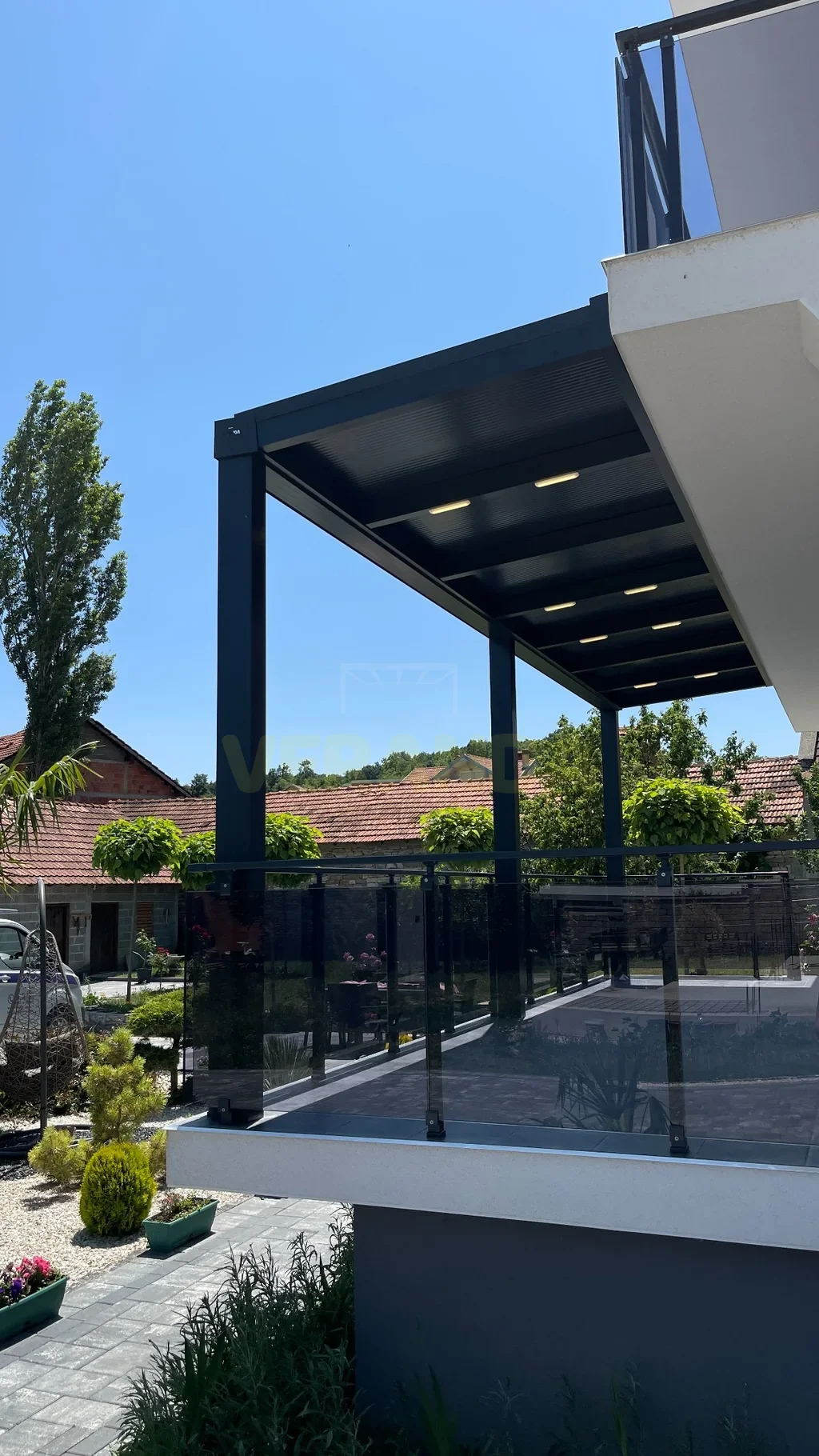 Veranda Paneli, pamja anësore e terasës